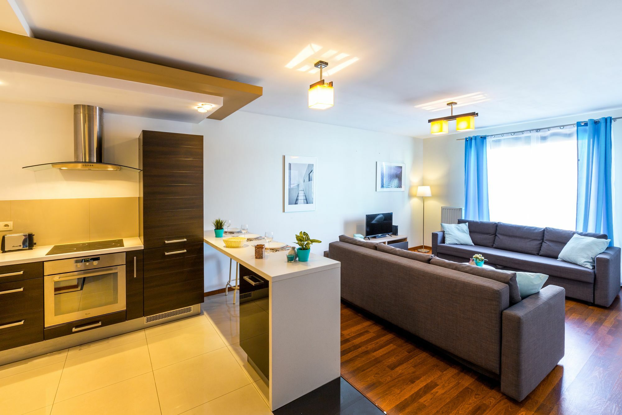 Friendhouse - Center *