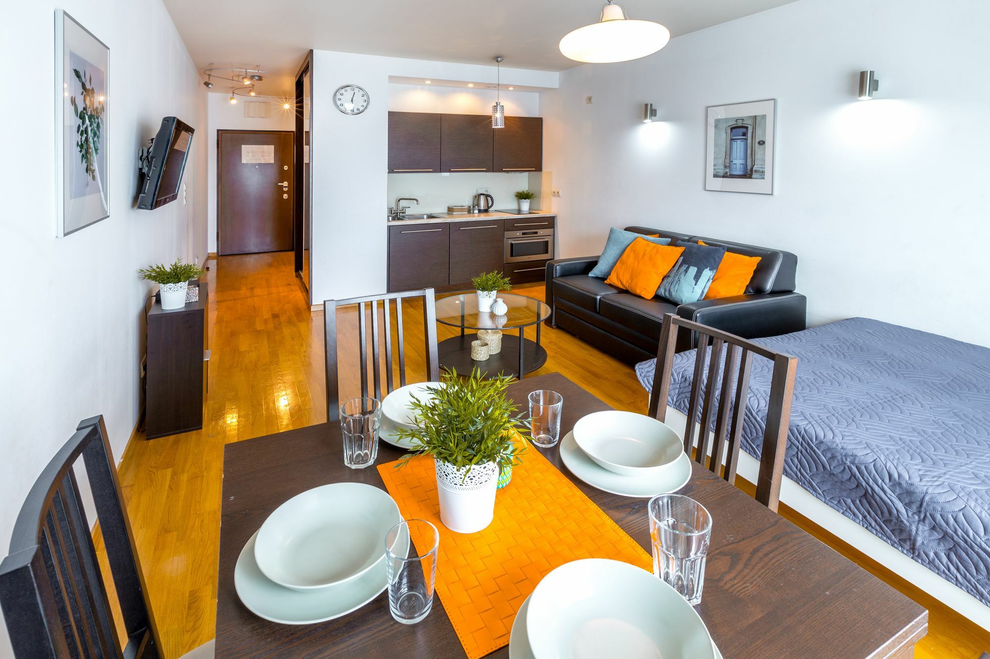 Friendhouse - Center *
